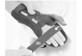 5) Прикрепите ремешок вокруг пястных костей вокруг ладони