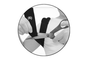 4) При необходимости отрежьте лишнюю часть ремня (6). 