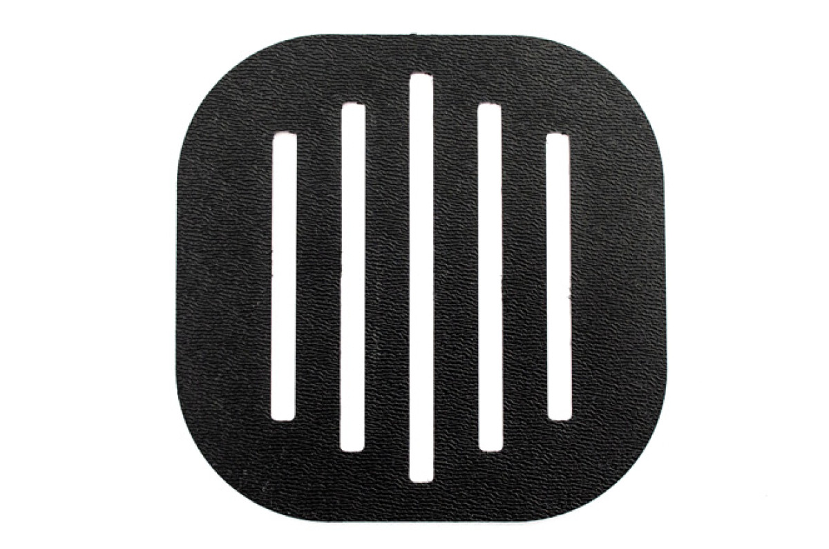    Брюшная пластина  из АБС-пластика.