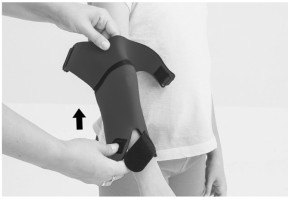 1) Наденьте ортез на плечо