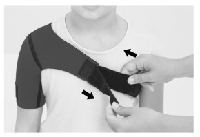 2)	Пристегните нагрудный ремень