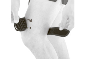 1) Поместите силик. пелоту на подвздошно-большеберц. полосу (1)